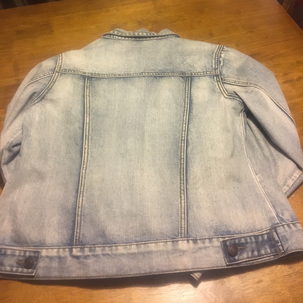 Jean jacket - Picture 2 of 3